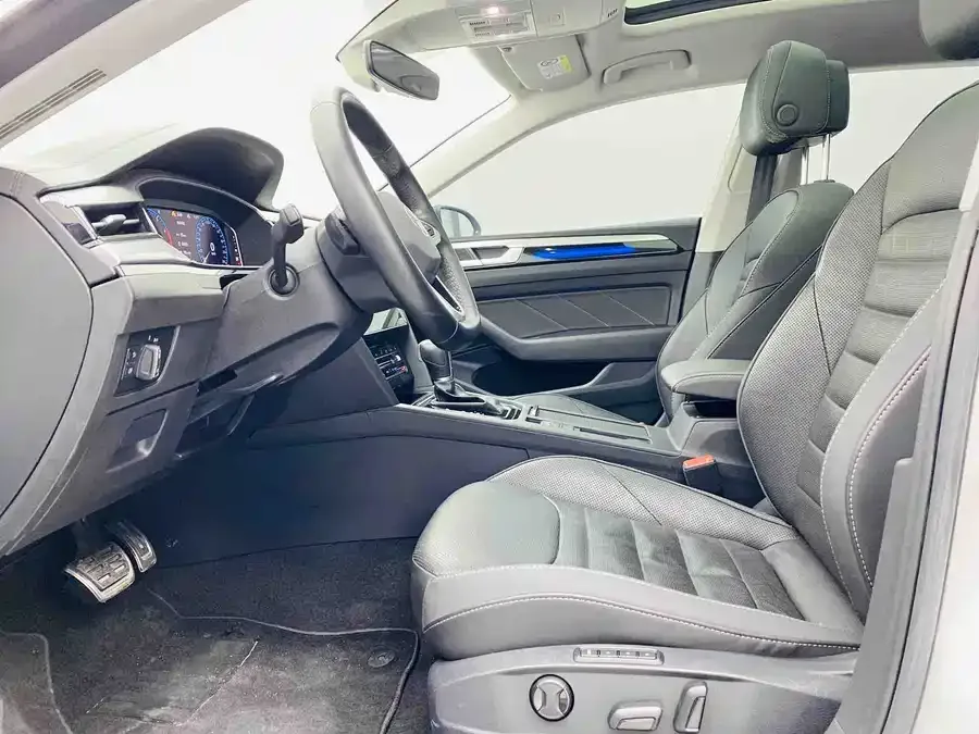 Volkswagen FAW- CC FAW-Volkswagen CC 2023 Shooting Brake 380TSI Hunting Heart Edition 2023 — миниатюра 4