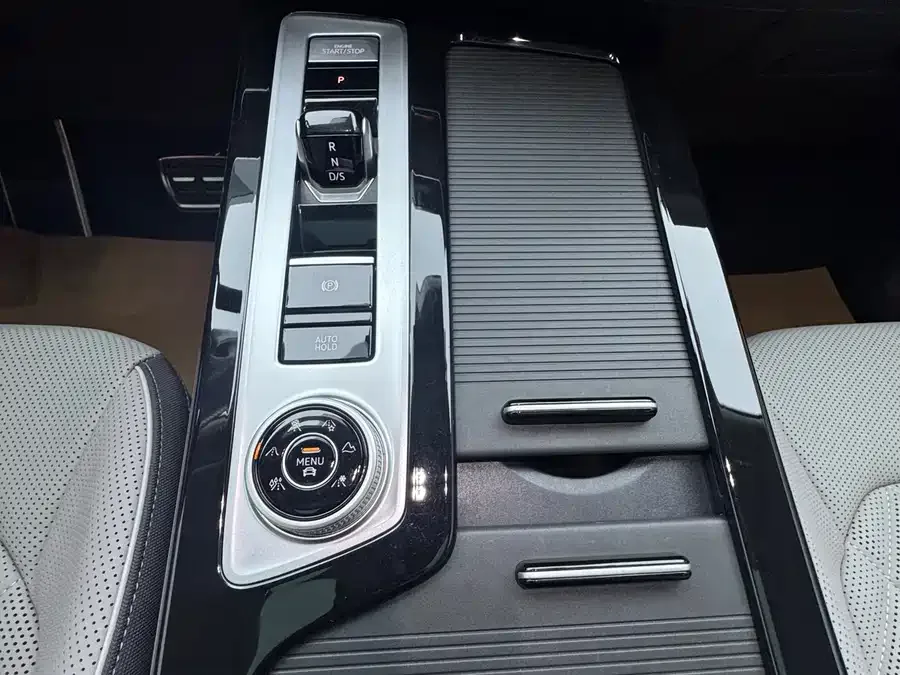 Volkswagen Tavendor 2024 Lanxun 380TSI 4WD R-Line Touring Edition 2024 — миниатюра 3