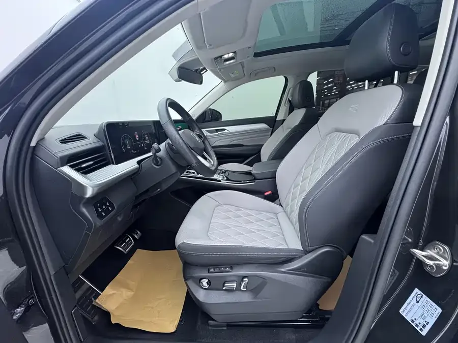 Volkswagen Tavendor 2024 Lanxun 380TSI 4WD R-Line Touring Edition 2024 — миниатюра 5