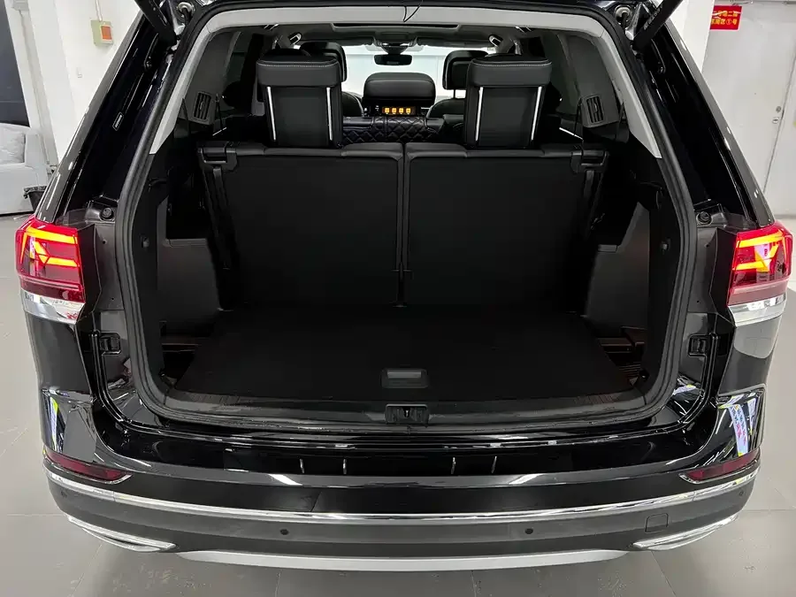 Volkswagen Teramont 2023 Touron 380TSI 4WD Luxury Edition 2022 — миниатюра 5
