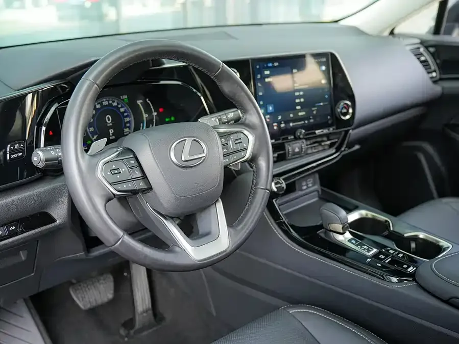 Lexus NX New Energy 2022 400h+ Changyue Edition 2023 — миниатюра 3