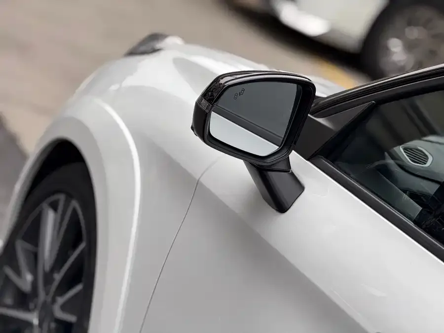 Lynk & Co 02 Hatchback Lynk & Co 02 Hatchback 2022 2.0TD Pro 2023 — миниатюра 4