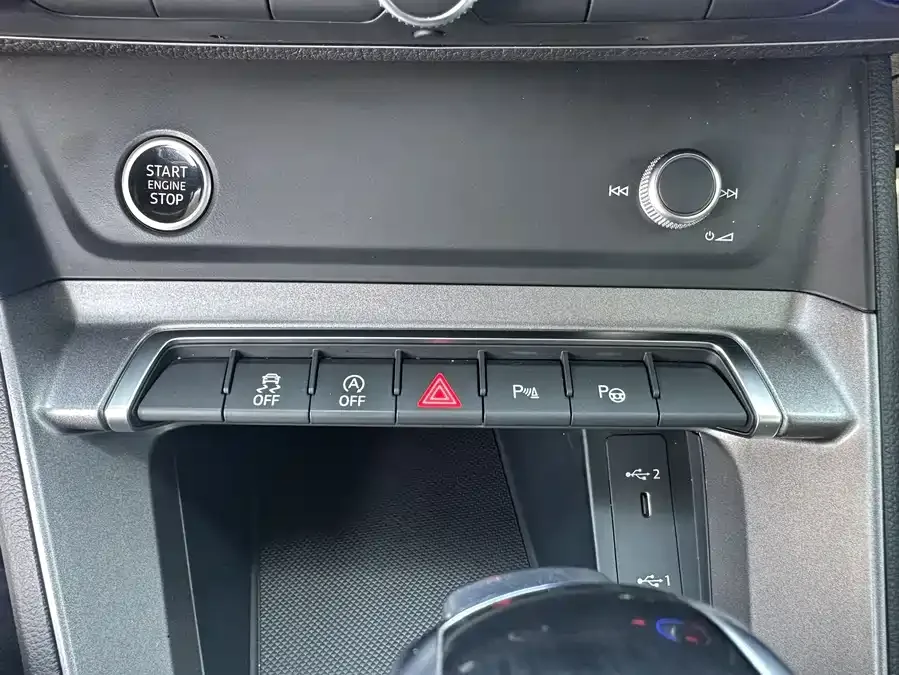 Audi Q3 2022 35 TFSI Fashionable and Dynamic 2022 — миниатюра 4