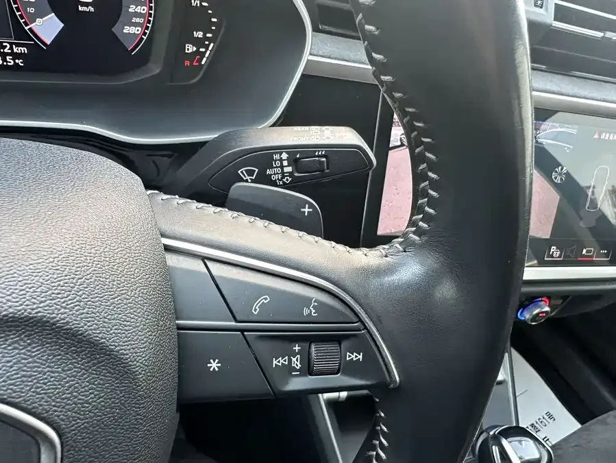 Audi Q3 2022 35 TFSI Fashionable and Dynamic 2022 — миниатюра 5