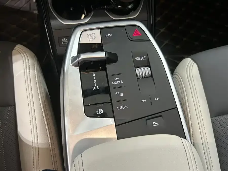 BMW X1 2026 sDrive25Li M Sport Package 2026 — миниатюра 2