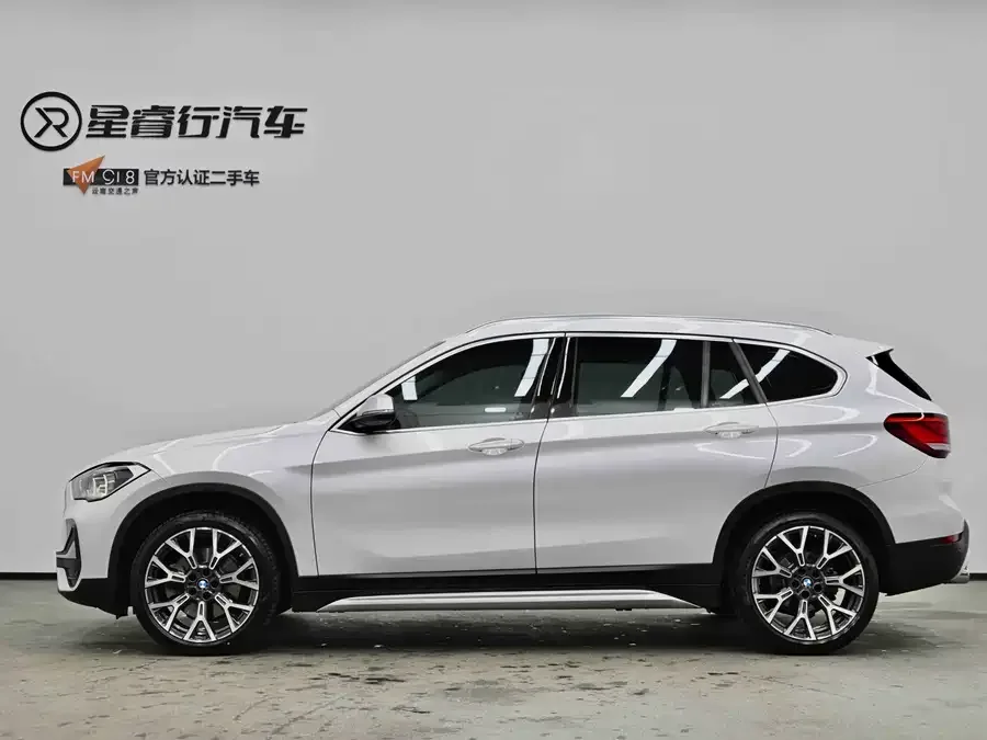 BMW X1 2022 xDrive25Li Exclusive Model 2022 — миниатюра 5