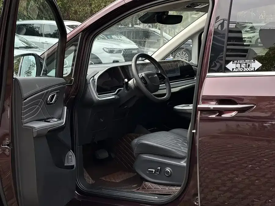 Maxus G90 2022 2.0T Interstellar Seven-Seater Edition 2022 — миниатюра 2