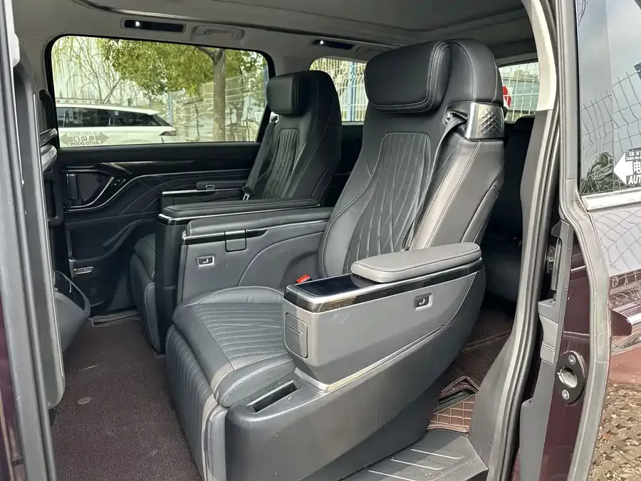 Maxus G90 2022 2.0T Interstellar Seven-Seater Edition 2022 — миниатюра 3