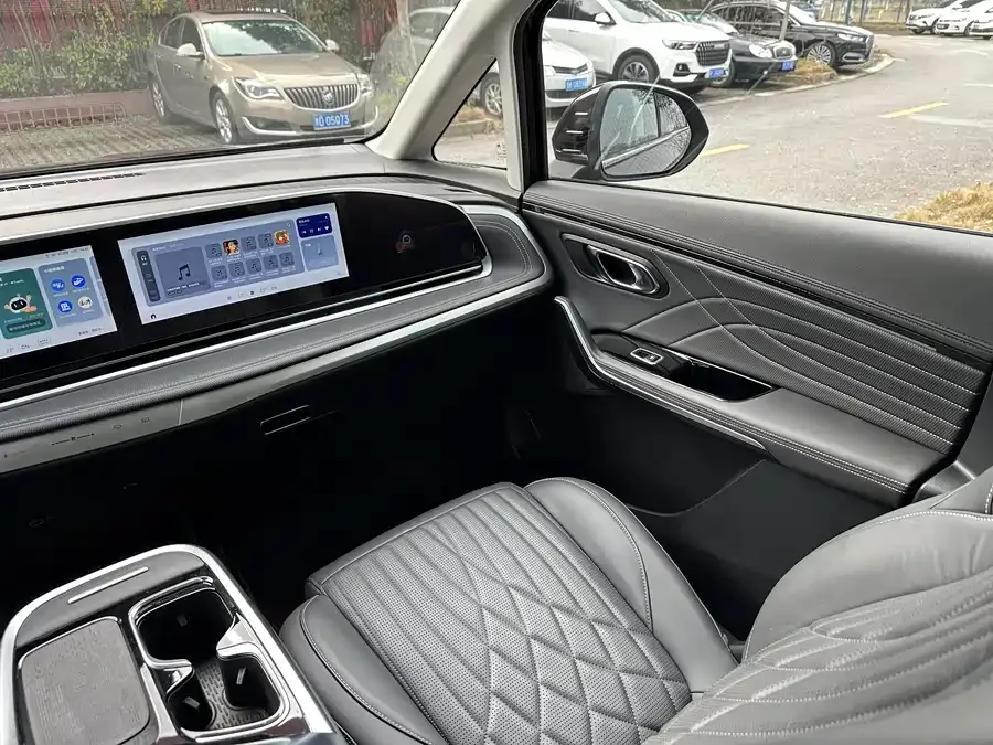 Maxus G90 2022 2.0T Interstellar Seven-Seater Edition 2022 — миниатюра 5