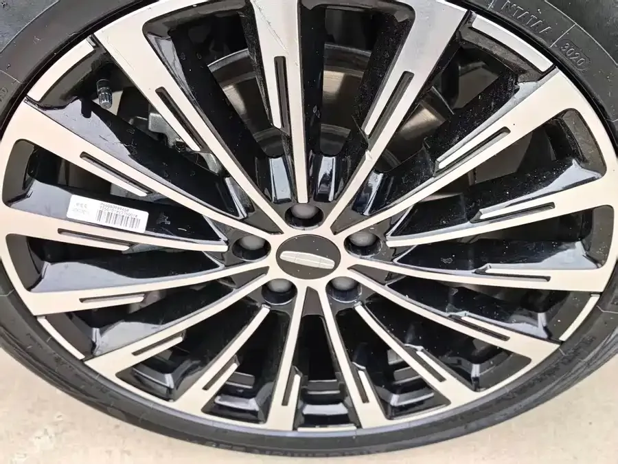 Geely Monjaro Xingyue L 2025 Dongfangyao 2.0TD Automatic Star-gazing Edition 2025 — миниатюра 5