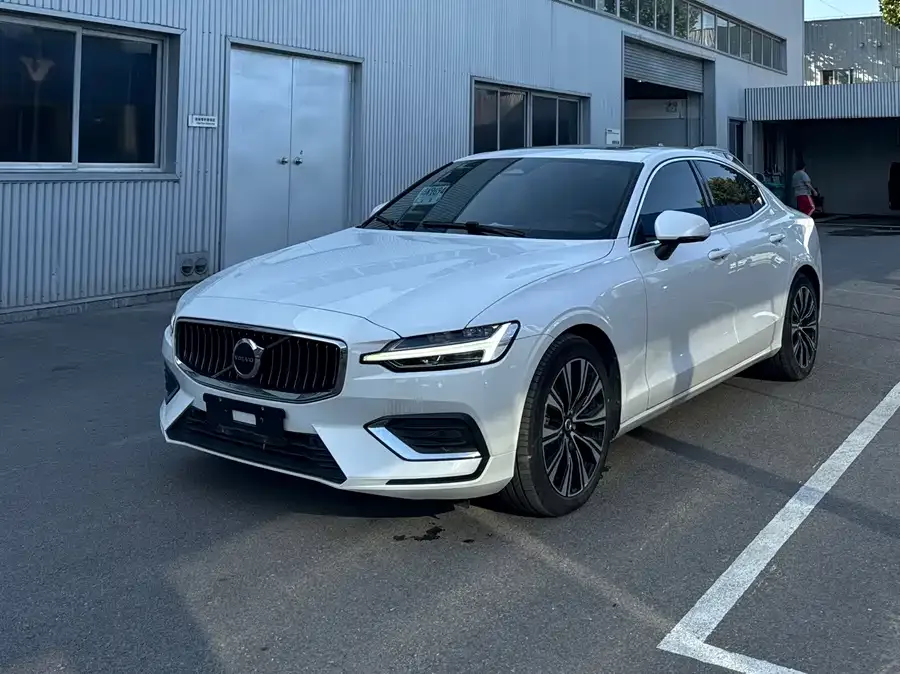Volvo S60 2024