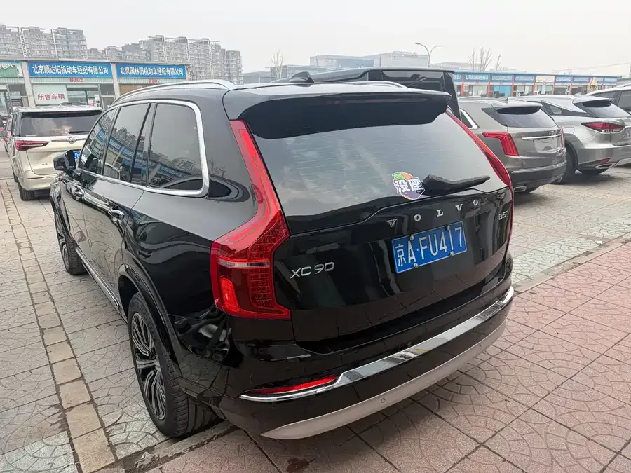 Volvo XC90 2022 B5 Zhixing Deluxe Edition 5-seater 2022 — миниатюра 2