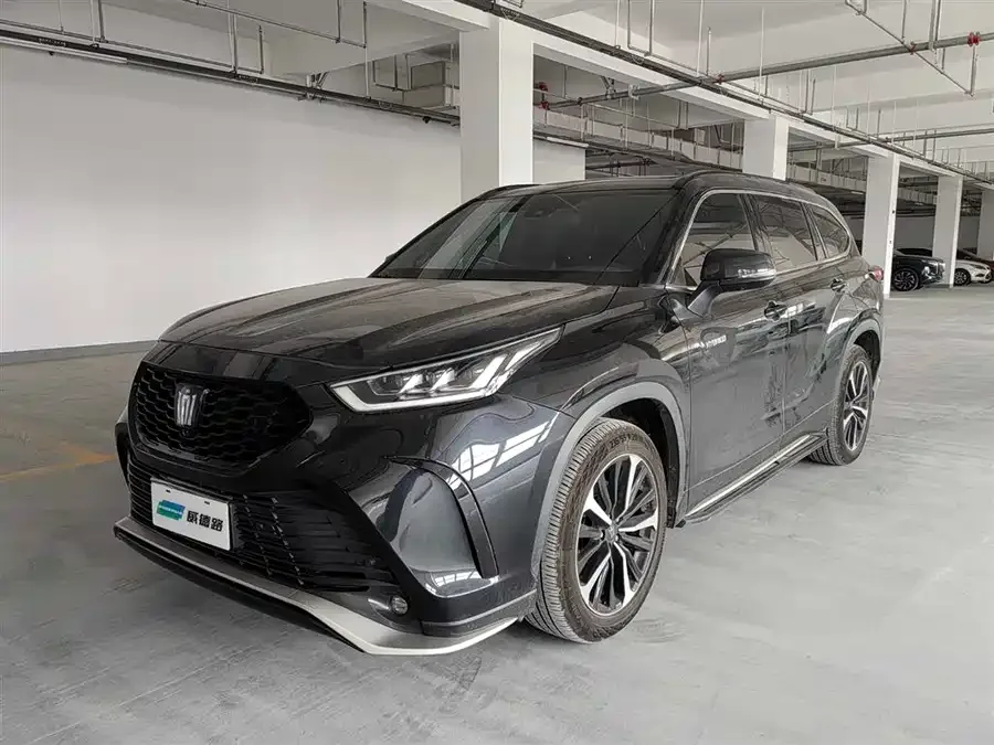 Toyota Crown Land 2022