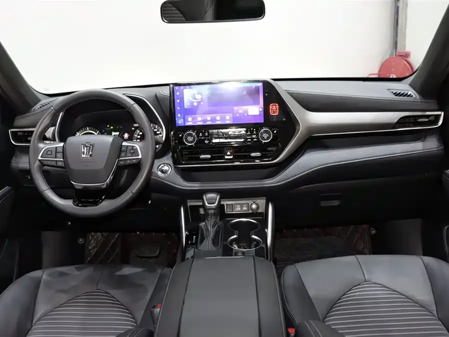 Toyota Crown Land Crown Land 2023 2.5L HEV 4WD Deluxe Edition 2024 — миниатюра 4