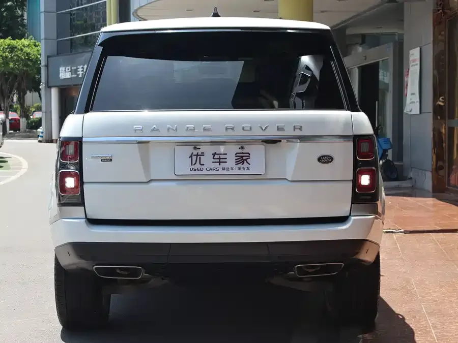 Land Rover Range Rover Range Rover 2020 3.0 L6 Honor Creation Extended Edition 2023 — миниатюра 2