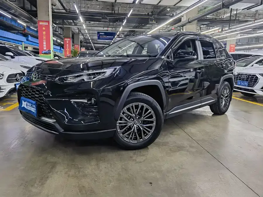 Toyota Wildlander Wildlander 2023 2.0L CVT 4WD Luxury PLUS Edition 2024 — фото 1, купить с доставкой в Москву