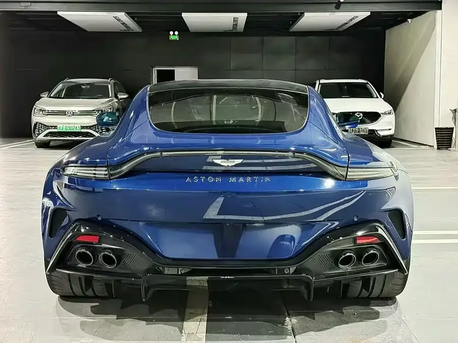 Aston Martin Vantage V8 Vantage 2024 4.0T V8 Coupe 2024 — миниатюра 2