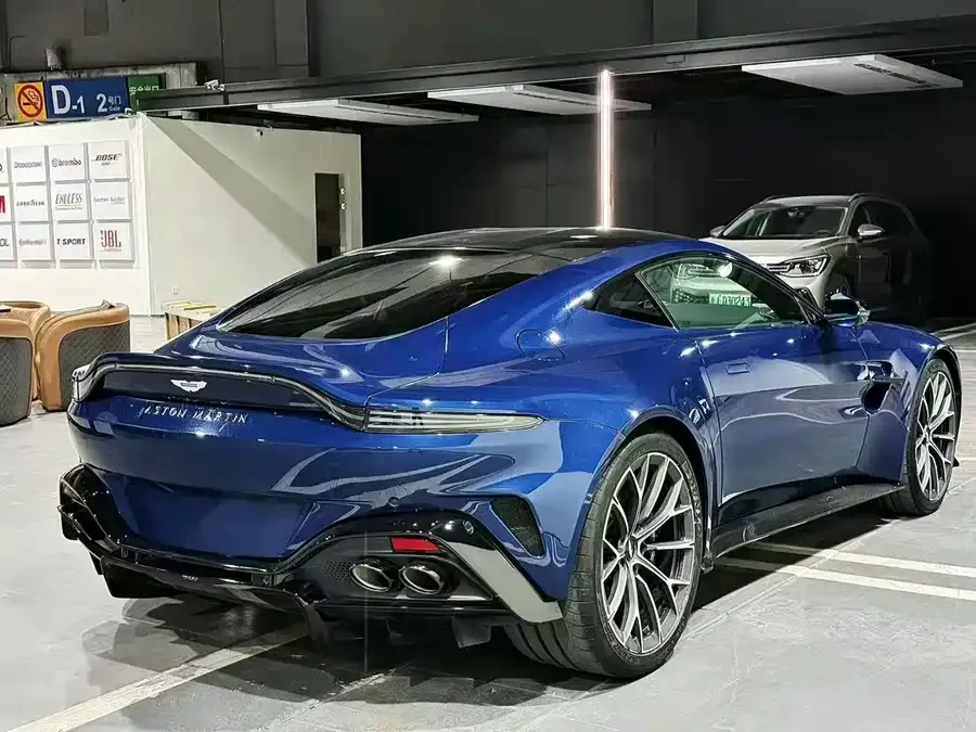 Aston Martin Vantage V8 Vantage 2024 4.0T V8 Coupe 2024 — миниатюра 4