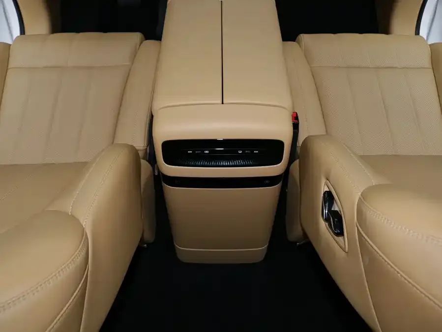 Voyah Lantu Dreamer 2025 Lantu Dreamer PHEV 4WD Premium Kunpeng Edition 2025 — миниатюра 4