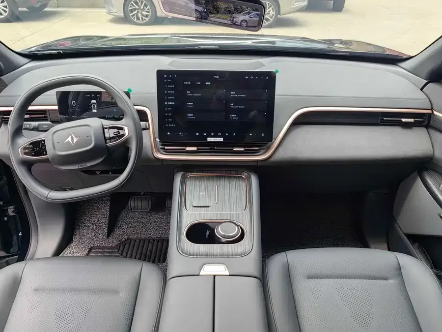 Dongfeng e008 e008 2024 210Max Extended Range 6-seater 2024 — миниатюра 5