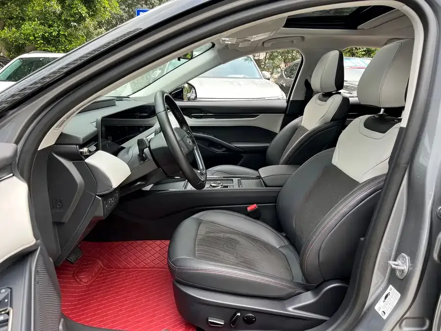 Ford Mondeo 2022 Mondeo EcoBoost 245 Luxury 2023 — миниатюра 4