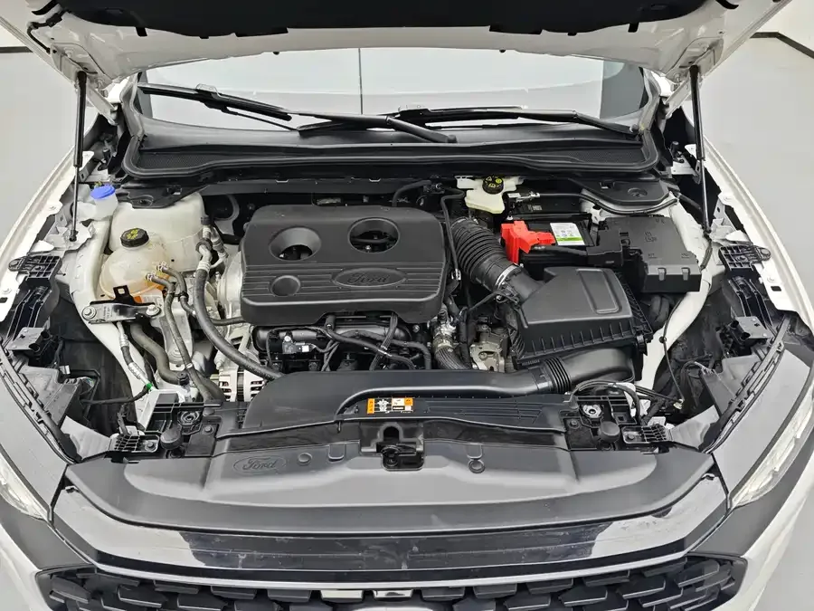 Ford Mondeo 2023 Mondeo EcoBoost 180 Comfort Edition 2024 — миниатюра 4