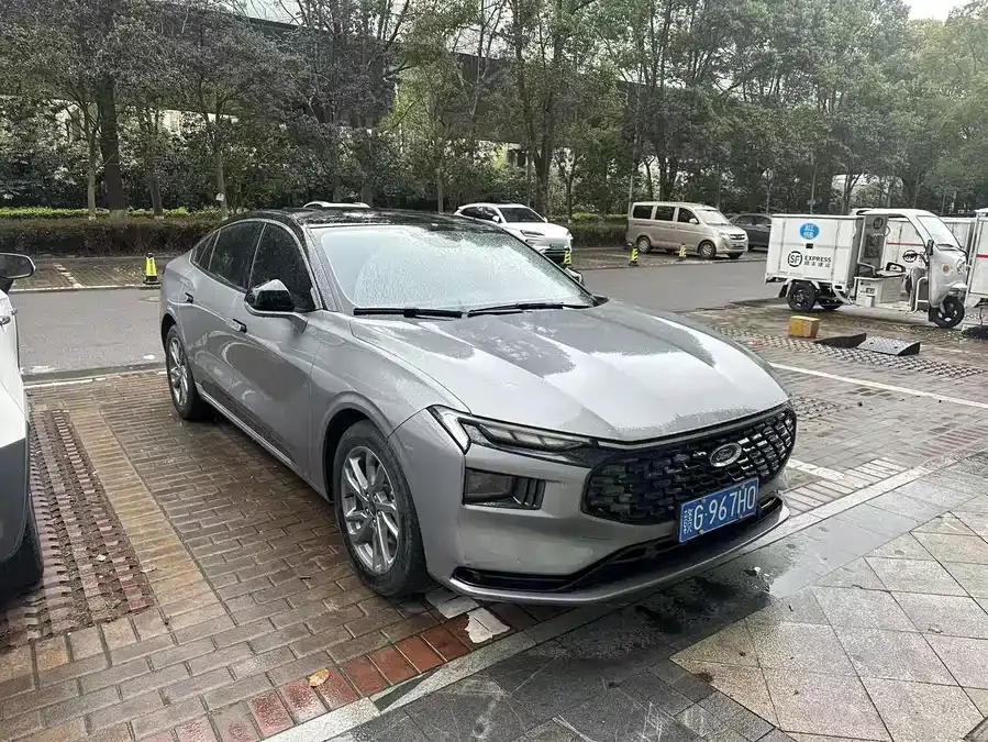 Ford Mondeo 2023 Mondeo EcoBoost 245 Luxury 2024 — фото 1, купить с доставкой в Москву