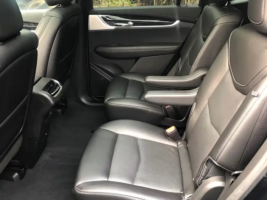 Cadillac XT6 2022 2.0T 6-seat 4WD luxury standard version 2022 — миниатюра 3