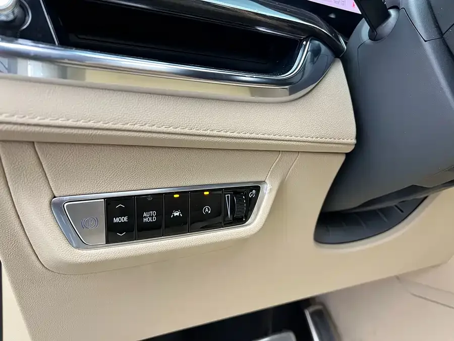 Cadillac XT5 2025 2.0T Premium Edition 2025 — миниатюра 2
