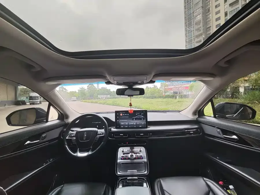 Lincoln Navigator Navigator 2021 2.0T 4WD Premium Edition 2022 — миниатюра 5
