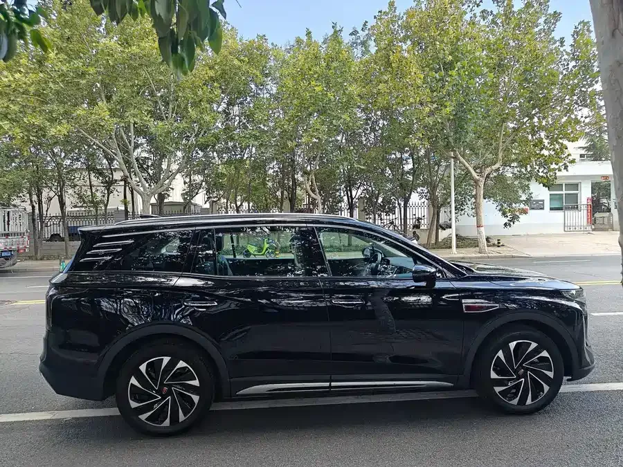 Hongqi HS7 PHEV Hongqi HS7 PHEV 2024 2.0T PHEV 4WD Flagship Chang Edition 6 Seaters 2024 — миниатюра 2
