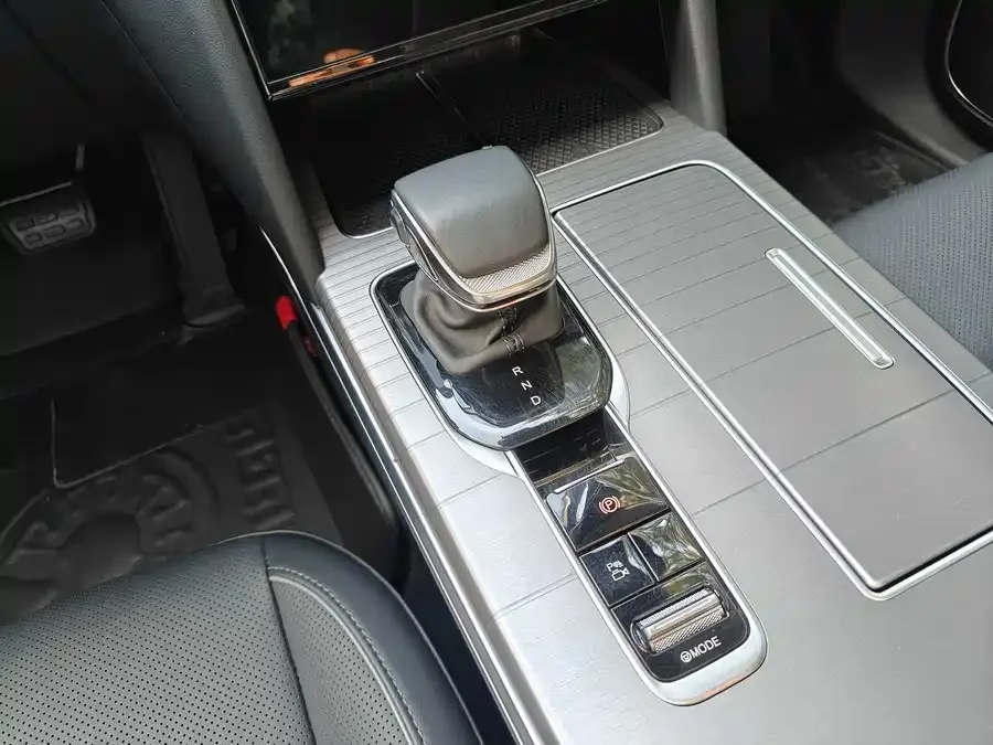 Hongqi HS7 PHEV Hongqi HS7 PHEV 2024 2.0T PHEV 4WD Flagship Chang Edition 6 Seaters 2024 — миниатюра 4