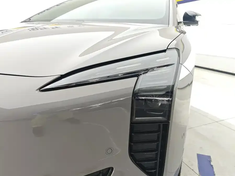 Hongqi EH7 Hongqi EH7 2024 760 Pro+ 4WD version 2024 — миниатюра 2
