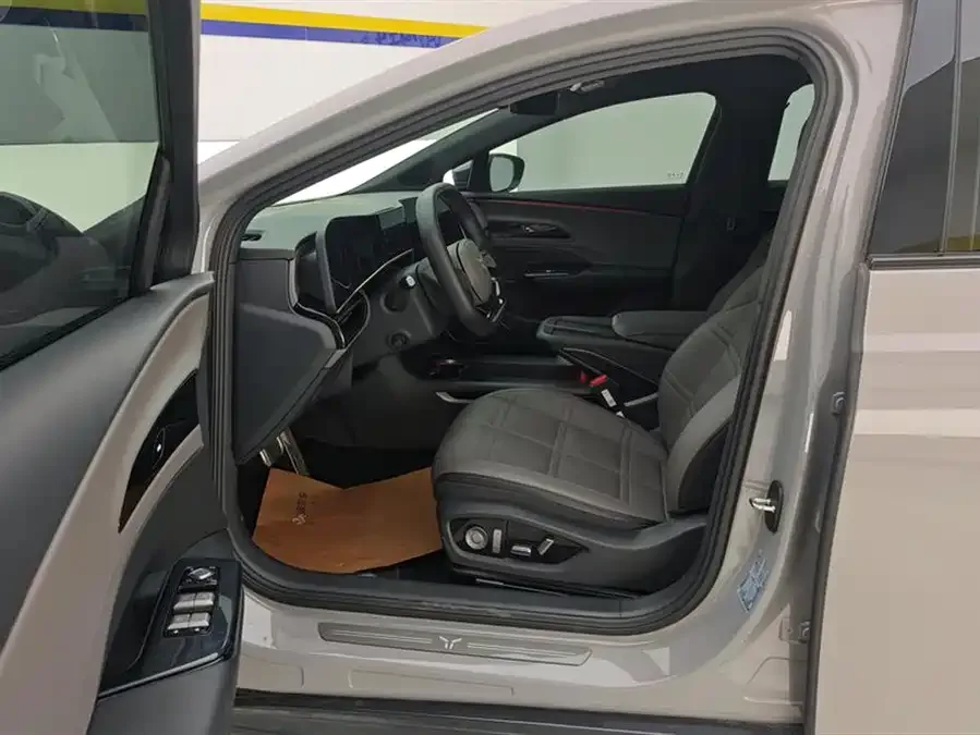 Hongqi EH7 Hongqi EH7 2024 760 Pro+ 4WD version 2024 — миниатюра 3