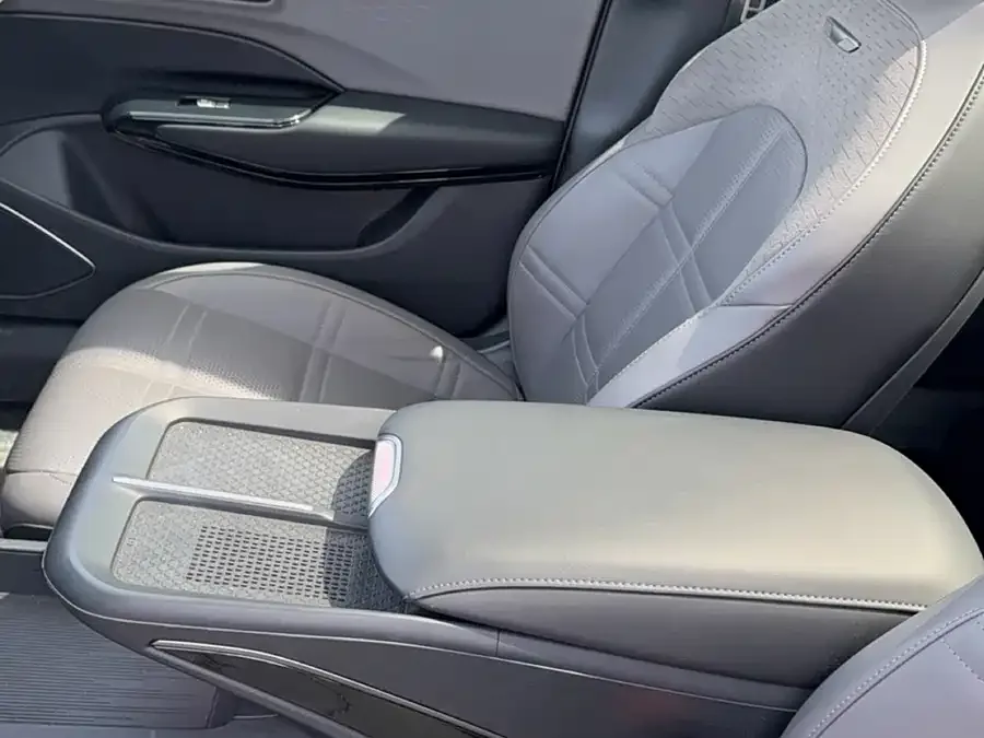 Hongqi EH7 Hongqi EH7 2024 820 Pro 2024 — миниатюра 4