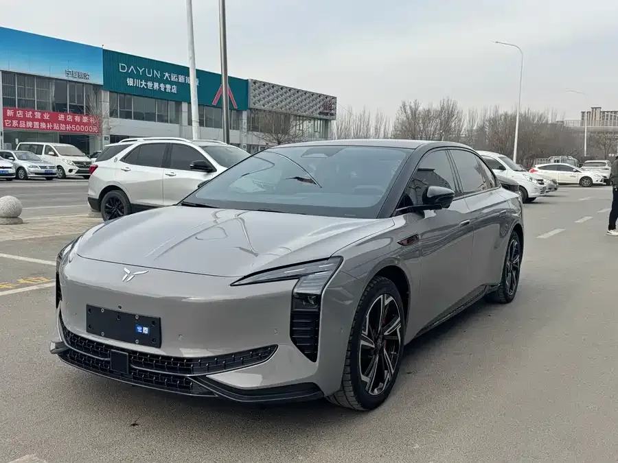 Hongqi EH7 2024