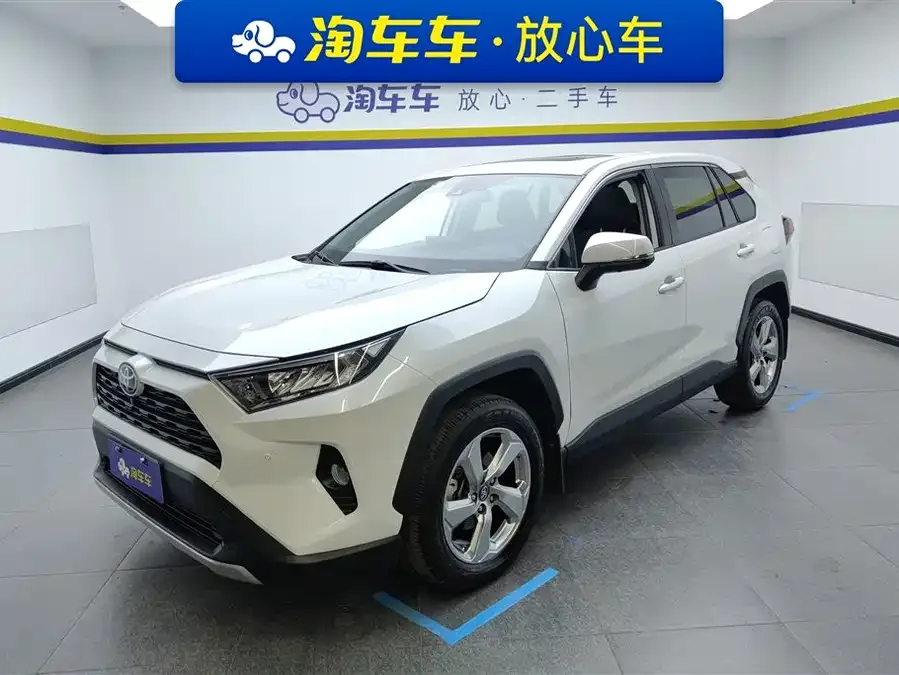 Toyota RAV4 RAV4 Rongfang 2022 2.0L CVT 2WD Fashion Edition 2022 — фото 1, купить с доставкой в Москву