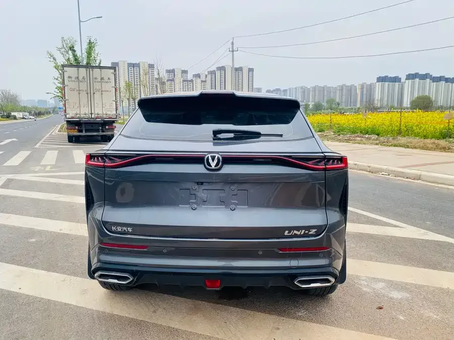 Changan UNI-Z PHEV Changan UNI-Z New Energy 2024 Blue Whale iDD 125km Excellence Edition 2025 — миниатюра 5