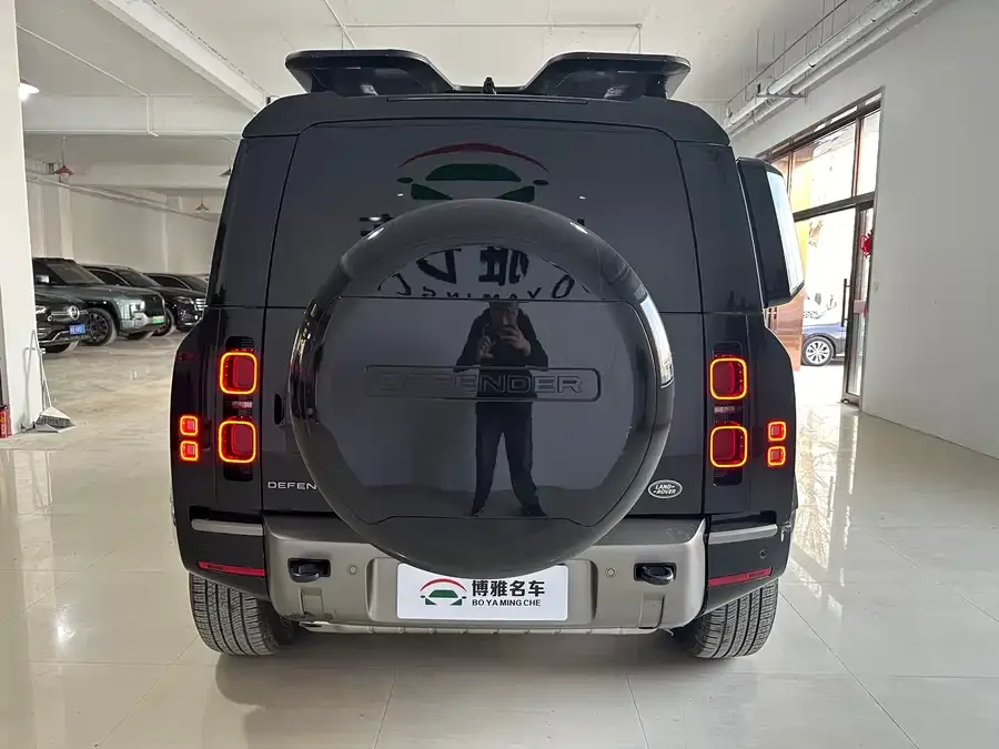 Land Rover guard Land Rover Defender 2024 110 3.0T P400 XS 2024 — миниатюра 4
