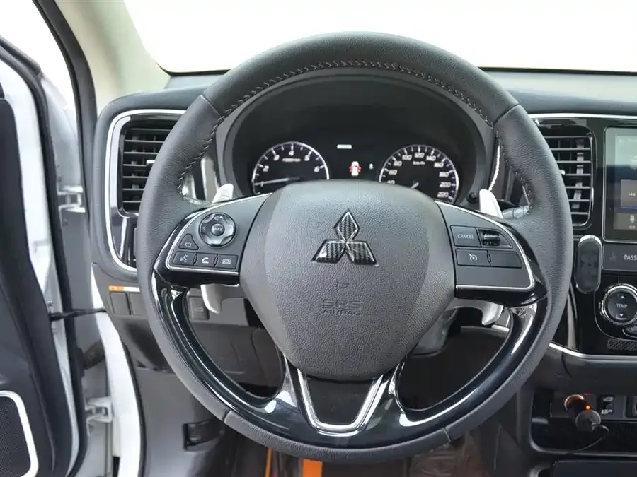 Mitsubishi Outlander Outlander 2021 2.4L 4WD Enjoy Edition 7 Seaters 2022 — миниатюра 3