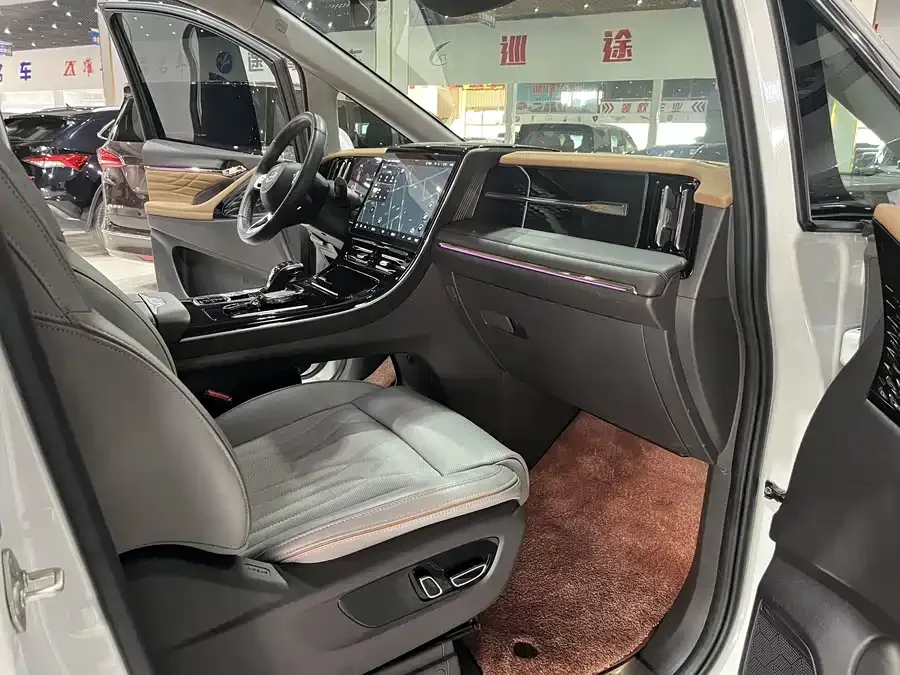 GAC Trumpchi M8 Trumpchi M8 2024 Master Series 400T Supreme Edition 2023 — миниатюра 5