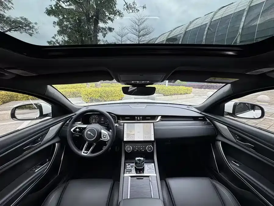 Jaguar XFL 2021 XFL 2.0T P250 4WD Black Sports Edition 2022 — миниатюра 2