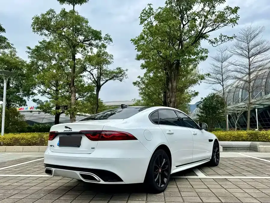 Jaguar XFL 2021 XFL 2.0T P250 4WD Black Sports Edition 2022 — миниатюра 3