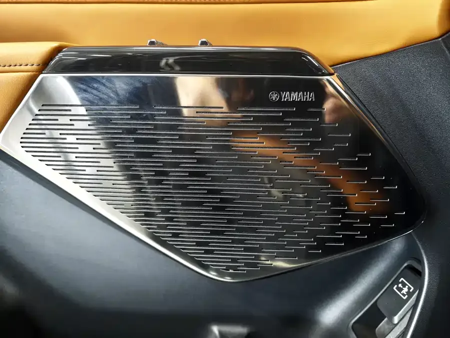Geely Yizhen L380 Yizhen L380 2024 140 degree 6-seater 4WD Ultra 2026 — миниатюра 3