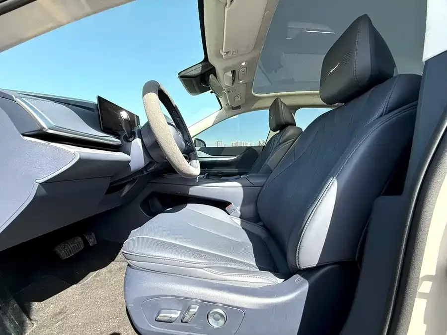 Buick Zhijing L7 Buick Avenir 2025 2026 — миниатюра 4