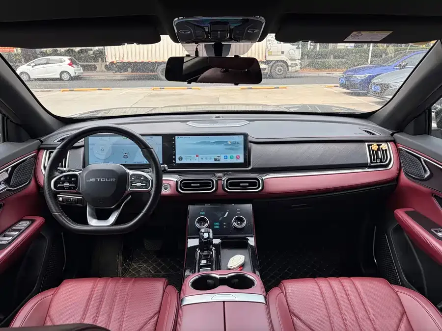 Jetour X70 PLUS JETOUR X70 PLUS 2025 1.5T Luxury Edition 5 Seaters 2024 — миниатюра 2