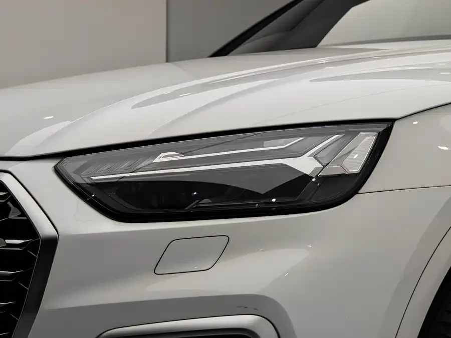 Audi Q5L Sportback 2022 facelift 45 TFSI luxury model 2022 — миниатюра 3