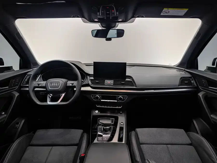 Audi Q5L Sportback 2022 facelift 45 TFSI luxury model 2022 — миниатюра 4