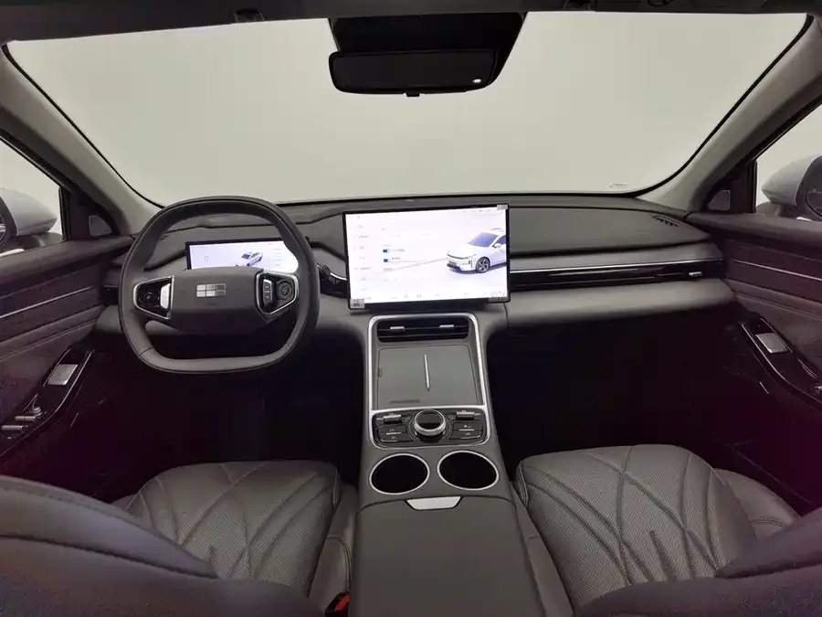 Geely Galaxy L6 Galaxy L6 2025 EM-i 140km Starship Edition 2025 — миниатюра 2
