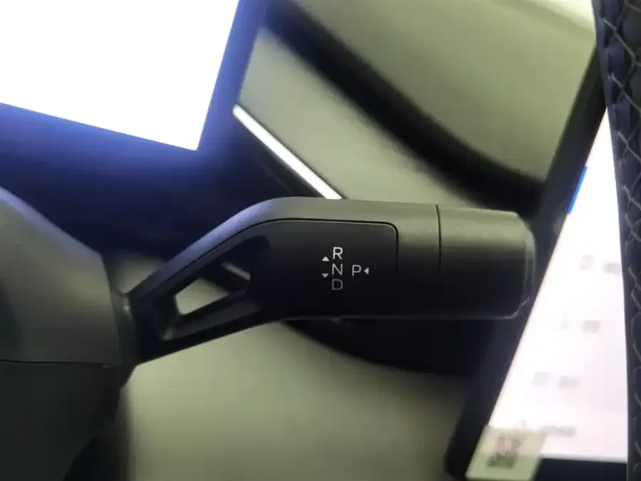 Geely Galaxy L6 Galaxy L6 2025 EM-i 140km Starship Edition 2025 — миниатюра 4